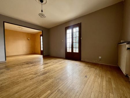 Location Maison 4 pièces 80m² PERIGNAT LES SARLIEVE 63170 - Photo 2