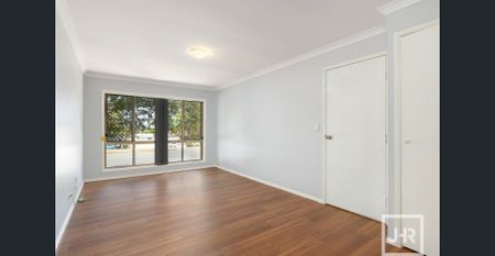 Spacious Bayside Townhouse - Photo 3