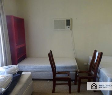 Comfortable and Central Home - Photo 2