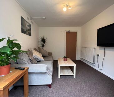 4 bedroom terraced house to rent - Photo 1