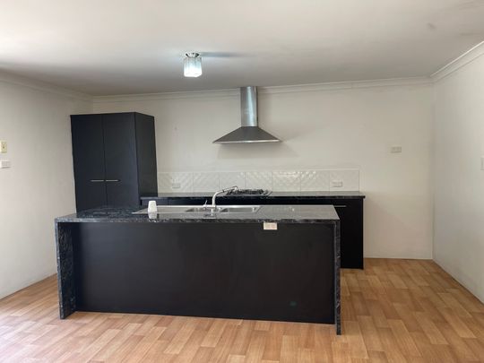 Modern 3 Bedroom Home In Wonthella - Photo 1