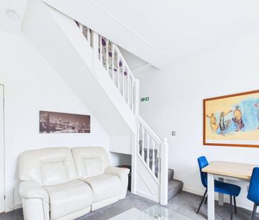 3 bedroom apartment to rent - Photo 1