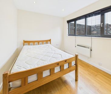 3 bedroom flat to rent - Photo 5