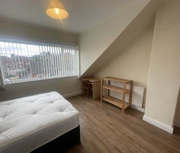 Low Lane (Room 3), Horsforth, Leeds - Photo 1