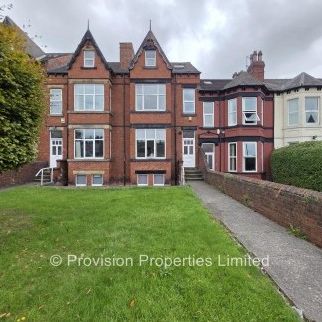 8 Bedroom House Brudenell Road - Photo 1