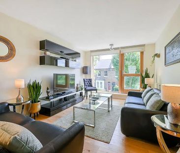 2 bedroom flat to rent - Photo 2