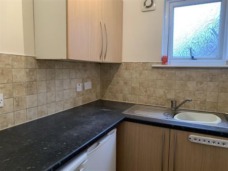 Court Close, Aylesbury - Photo 3