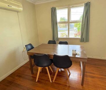 A home with office / study nook in master bedroom - Photo 2