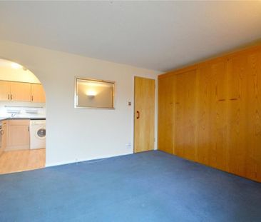 Studio to rent - Photo 5