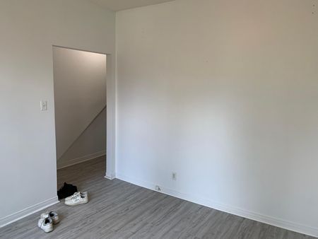 103 Florence St, Ottawa, ON K1R 5N1, Canada - Photo 4