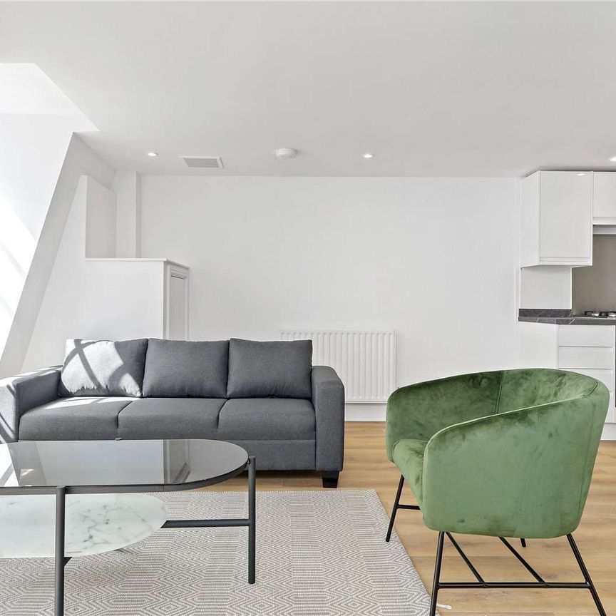 A recently refurbished immaculately presented two bedroom apartment. - Photo 1