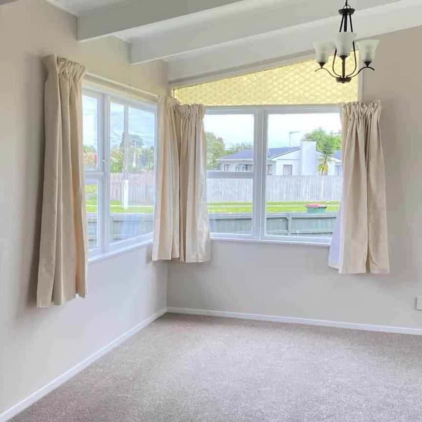 Fully renovated three bedroom house in Papakura - Photo 1
