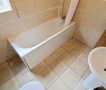 New Walk, Leicester - Photo 4