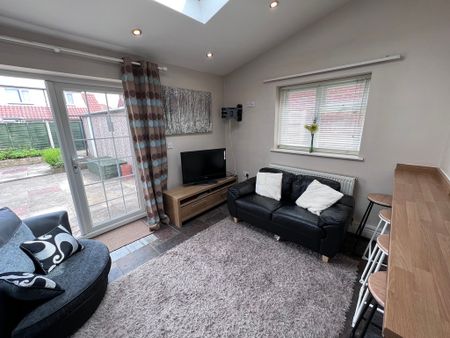 Hazelwood Avenue, Osbaldwick - P1885 - Photo 2