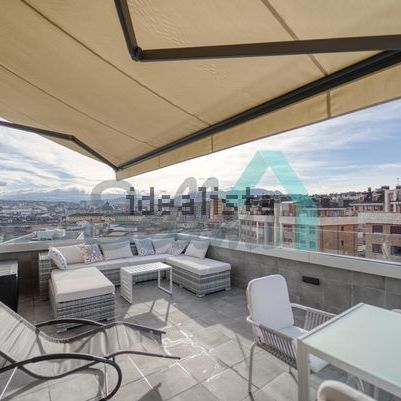 Alquiler de ático en Calle Viseu - Photo 1