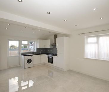 2 bedroom maisonette to rent - Photo 4