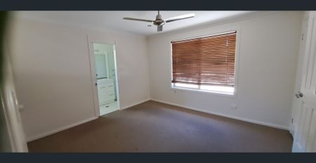 Spacious Open Plan Living - Photo 4