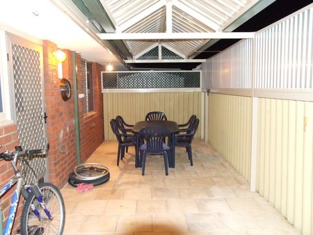 8/12 Hefron Street, Rockingham, WA 6168 - Photo 2