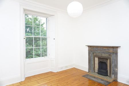 3 bedroom flat to rent - Photo 2