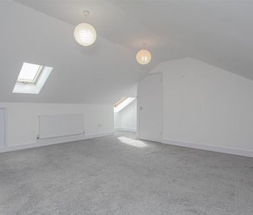 4 bedroom semi-detached house to rent - Photo 1