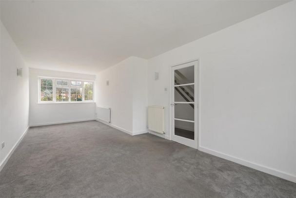 3 bedroom semi-detached house to rent - Photo 1