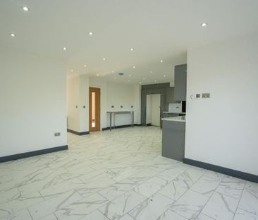 4 bedroom semi-detached house to rent - Photo 1