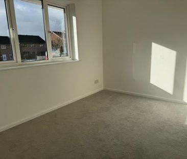 2 bedroom semi-detached house to rent - Photo 3