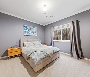 17 Pioneers Crescent, Pakenham VIC 3810 - House For Rent | Domain - Photo 5