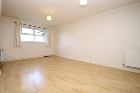 Chichester 2 bedroom flat to rent - Photo 2