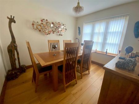 4 bedroom detached house to rent - Photo 2