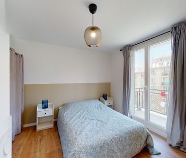 Très beau T5 meublé de 83 m² Boulevard National - Photo 1