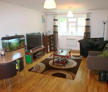 2 bedroom Flat To Let - Photo 1