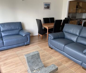2 Bed Flat, Cascades Tower, E14 - Photo 3