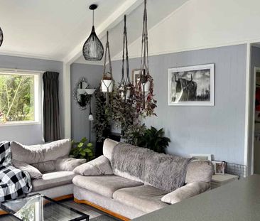 Cottage Charm in Acacia Bay - Photo 5