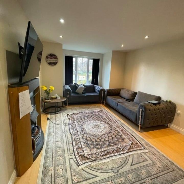 2 Bed Flat, Hyde Road, M12 - Photo 1