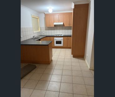 2-Bedroom Unit with New Carpet & Double Garage - Photo 1