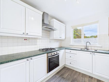 3 bedroom end of terrace house to rent - Photo 3