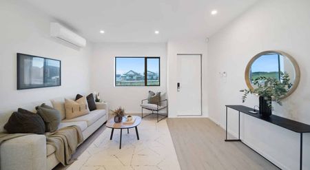 Nice and New in Opaheke - Photo 2