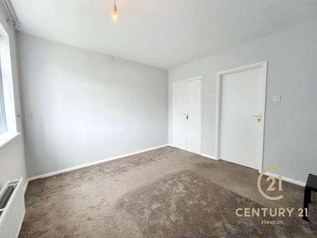 North Hyde Lane, TW5 - Photo 3