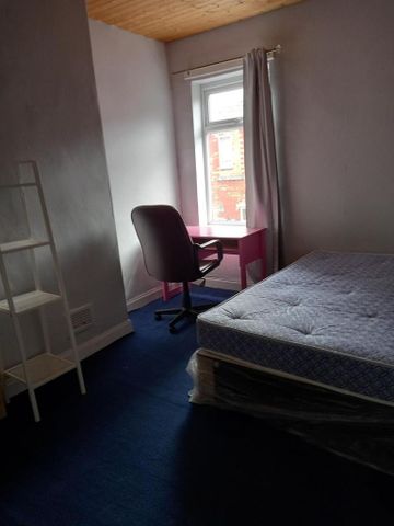 3 bedroom terraced house to rent - Photo 4