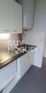 LIMITE TALENCE T1 + Balcon + Place de parking - Photo 3