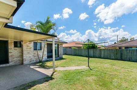 A Beautiful Family Home Nestled In A Quiet Cul-de-sac - Photo 4