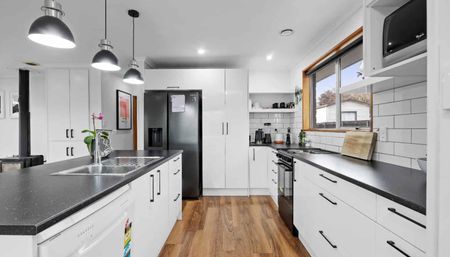 Witherlea 3 Bedrooms - Photo 3