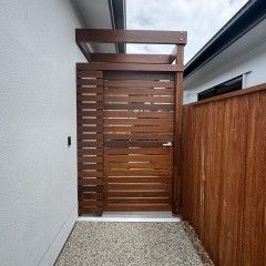 Stunning Coastal Retreat in Garbutt, Queensland - Photo 1