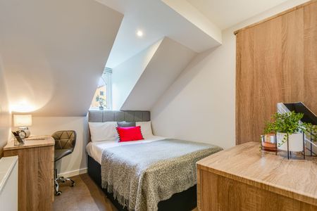 40 HYDE TERRACE Leeds - LS2 9LN - Photo 2