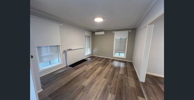 Beautiful 2 Bedrooms with Bonus Bungalow - Photo 1