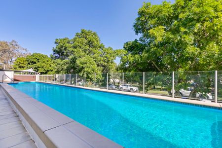 Luxury Waterfront Living! - Photo 2