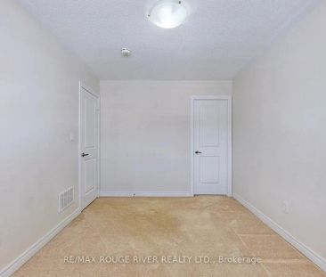 1022 BYRON STREET N - Photo 2