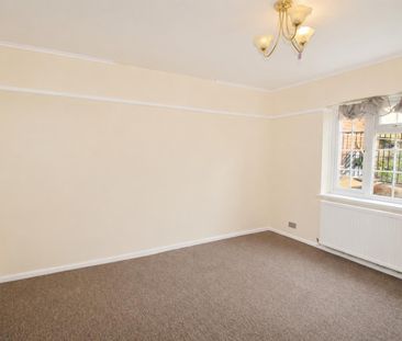 Desborough Avenue, High Wycombe - Photo 1