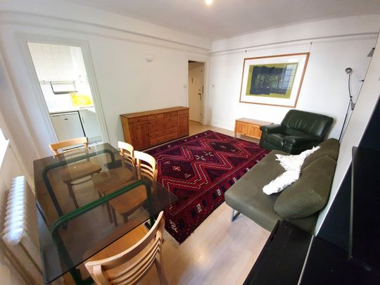 Studio Flat, Tavistock Court, WC1H - Photo 1
